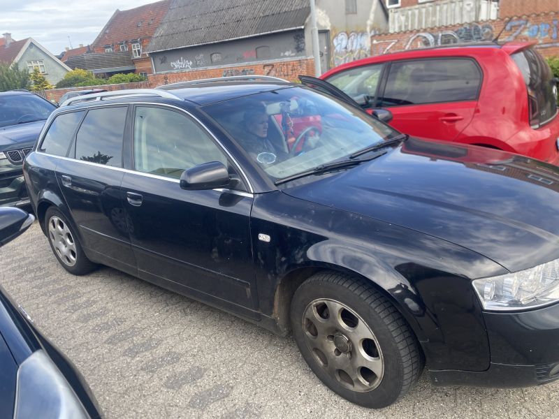 AUDI, A 4 AVANT, UOPLYST Skrotbil skrotpræmie