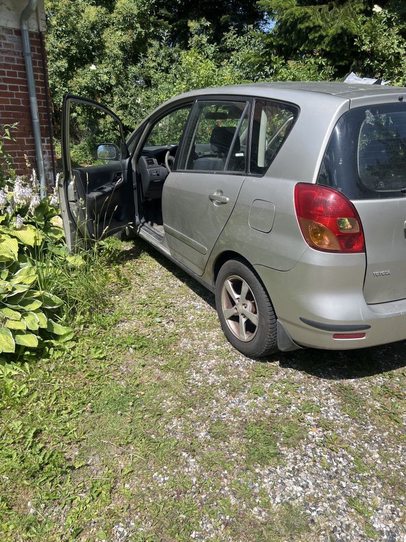 TOYOTA, COROLLA VERSO, 1,8 Skrotbil skrotpræmie