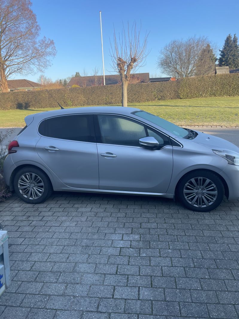 PEUGEOT, 208, 1.6 BlueHDI 100 hk 5D Skrotbil skrotpræmie