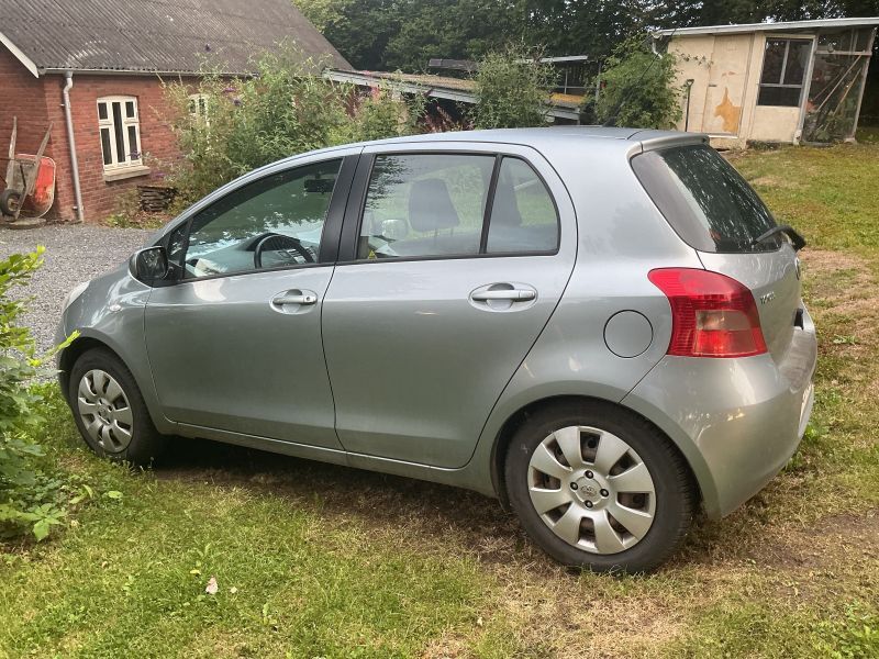 TOYOTA, YARIS, 1,3 5 DØRS Skrotbil skrotpræmie