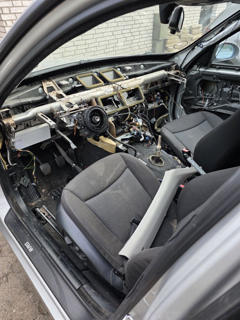 BMW, 320 D, UOPLYST Skrotbil skrotpræmie