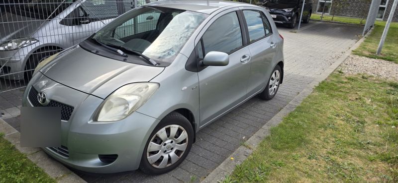 TOYOTA, YARIS, 1,4 D - 4D 5 DØRS Skrotbil skrotpræmie