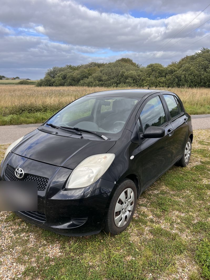 TOYOTA, YARIS, 1,3 5 DØRS Skrotbil skrotpræmie