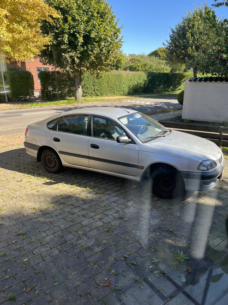 TOYOTA, AVENSIS, 1,6 LB Skrotbil skrotpræmie