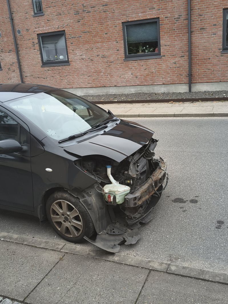 TOYOTA, YARIS 5-DØRS, 1,3 MAN.6. 5D. Skrotbil skrotpræmie