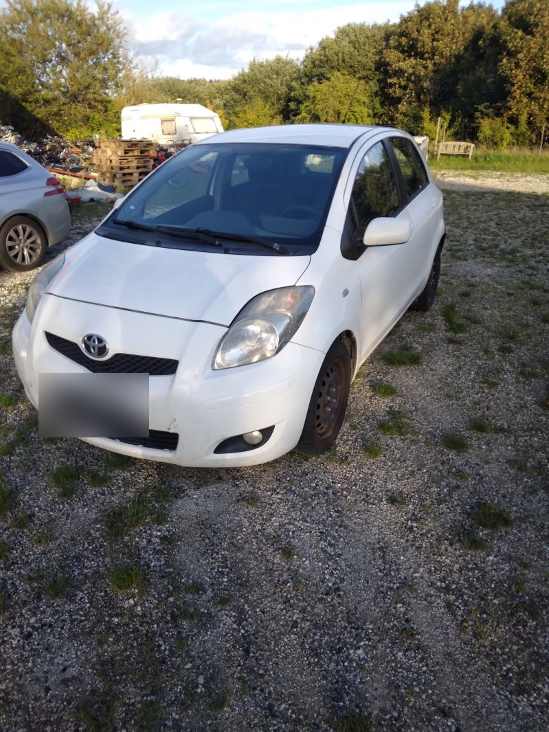 TOYOTA, YARIS 5-DØRS, 1,4 D-4D MAN.6. 5D. Skrotbil skrotpræmie