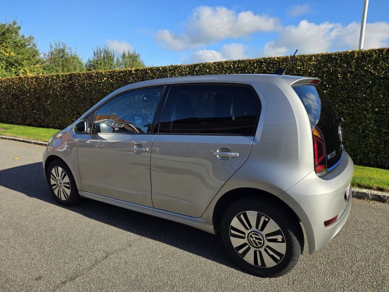 VOLKSWAGEN, E-UP!, ELEKTRO MOTOR 82 Aut. 1 trins solgt via Bedstebilpris.dk