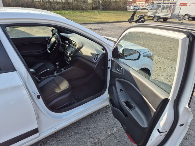 HYUNDAI, I20, 1.25 5 dørs Hatchback Skrotbil skrotpræmie