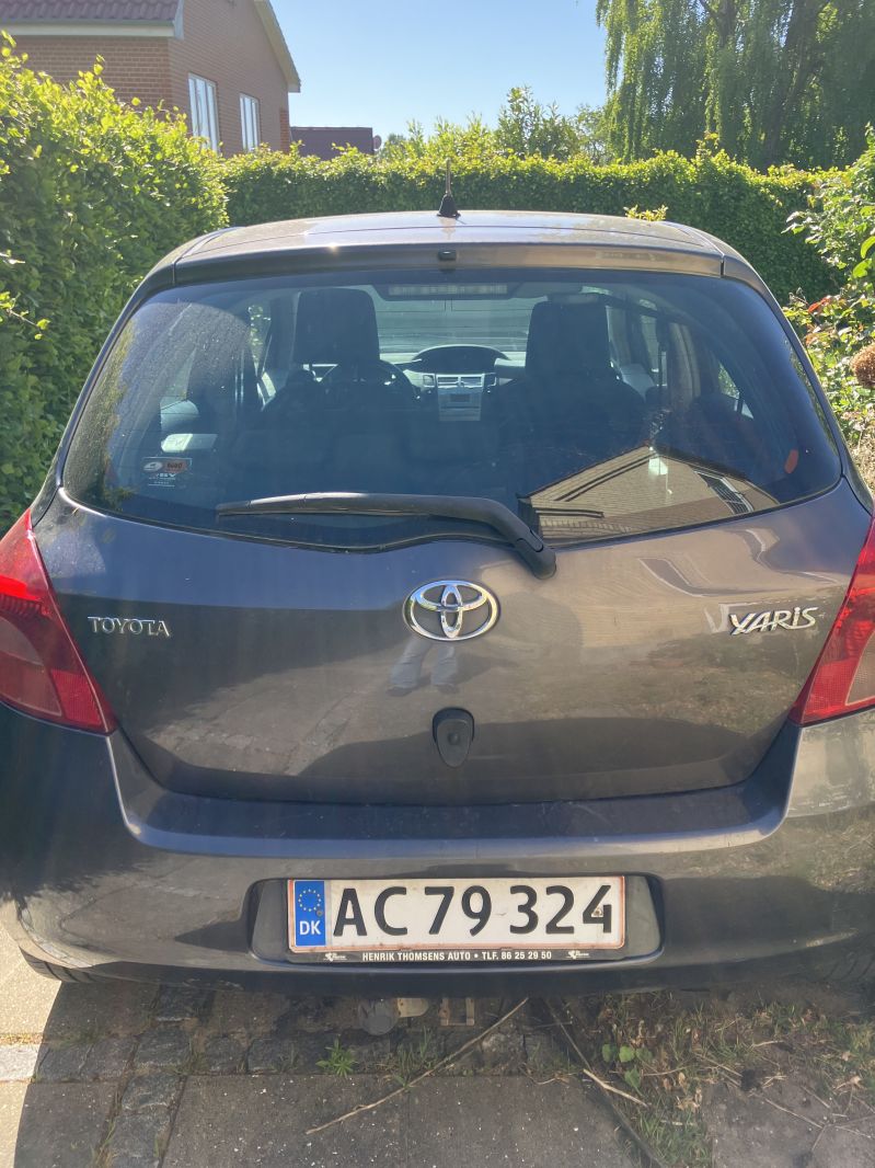 TOYOTA, YARIS, 1,4 D - 4D 5 DØRS Skrotbil skrotpræmie