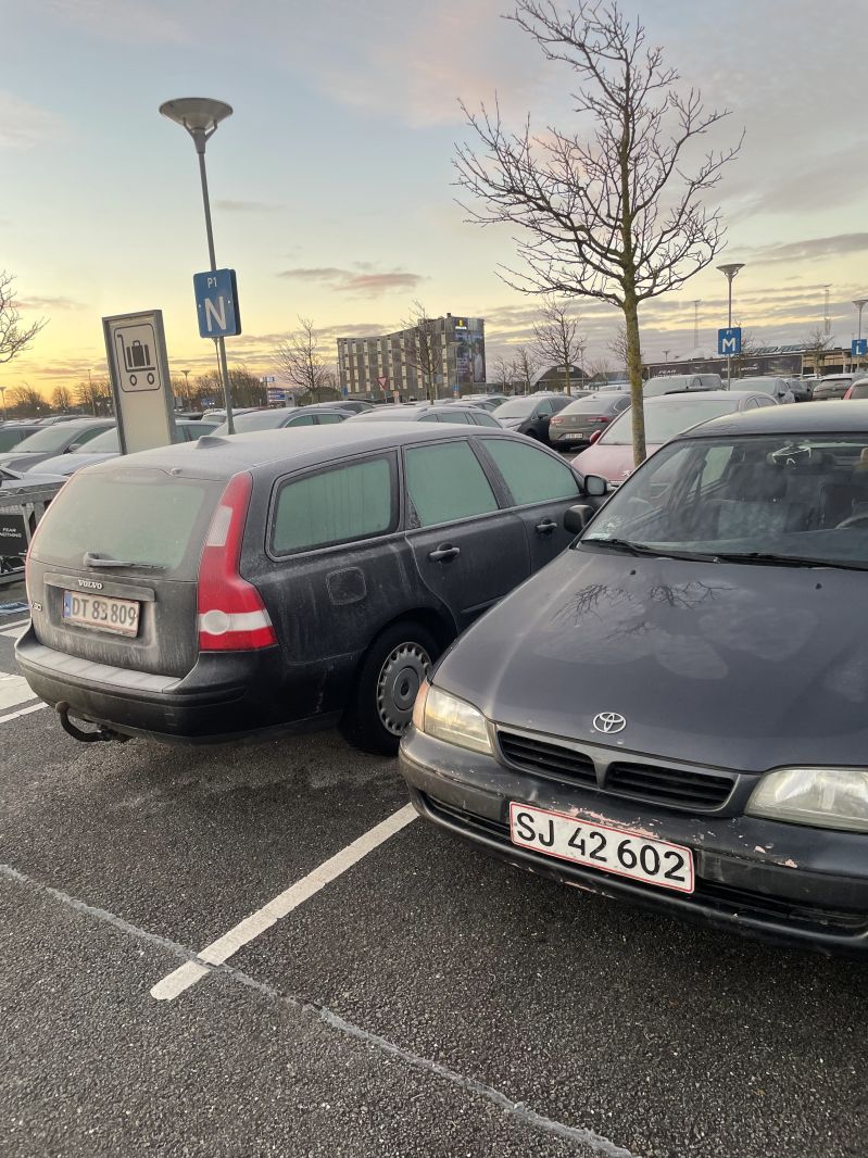 TOYOTA, CARINA, 1,6 LB MAN. E Skrotbil skrotpræmie