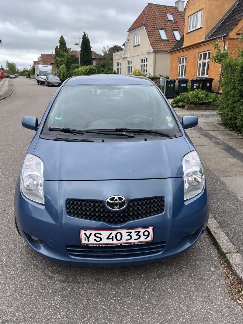 TOYOTA, YARIS, 1,4 D - 4D 5 DØRS Skrotbil skrotpræmie