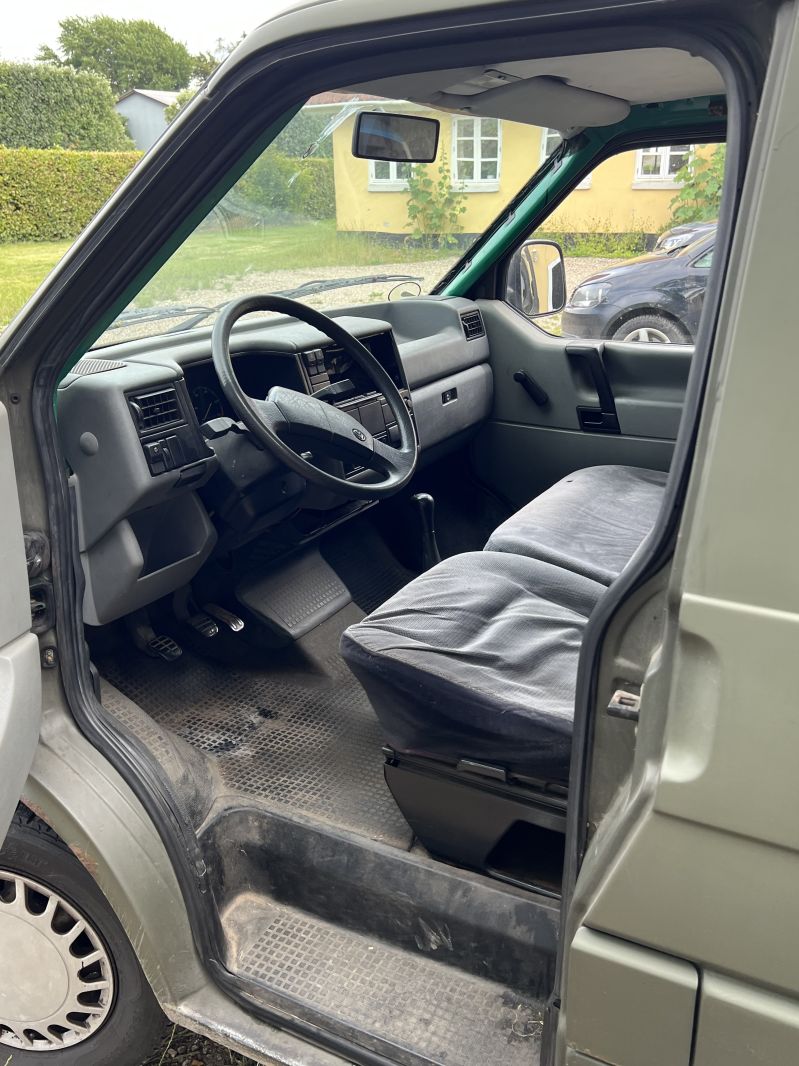 VOLKSWAGEN, TRANSPORT.KASSEVOGN, 2,4 D Skrotbil skrotpræmie