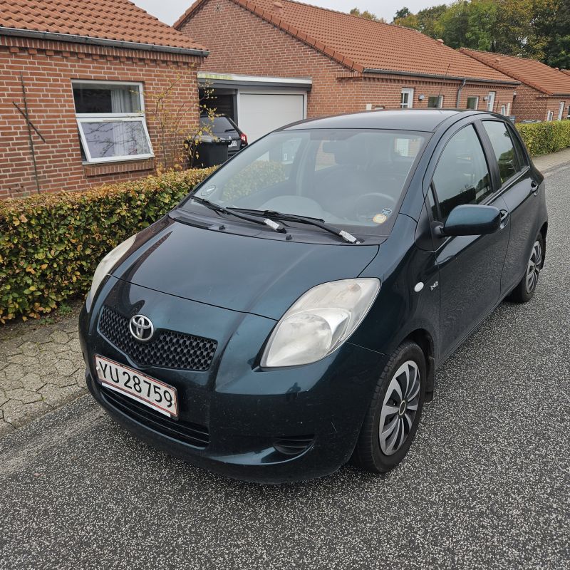 TOYOTA, YARIS, 1,4 D - 4D 5 DØRS Skrotbil skrotpræmie