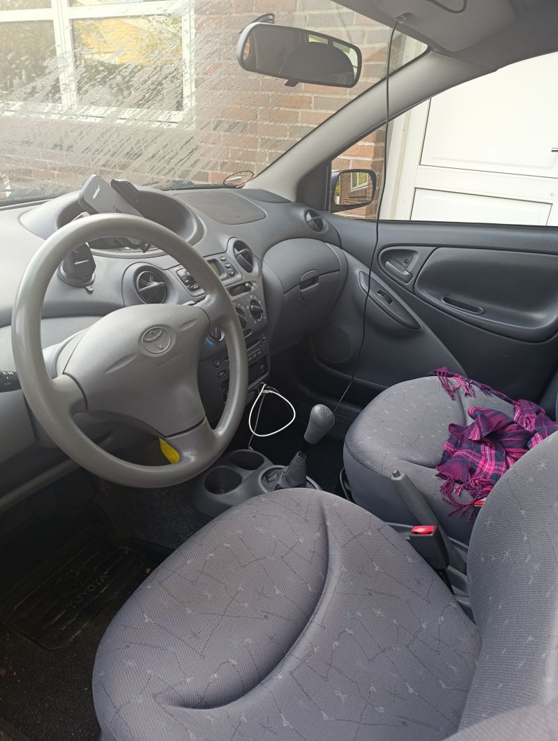 TOYOTA, YARIS, 1,0 5D Skrotbil skrotpræmie