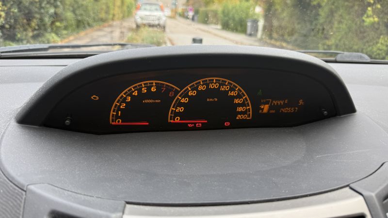 TOYOTA, YARIS 5-DØRS, 1,3 AUT. MM6. 5D. Skrotbil skrotpræmie