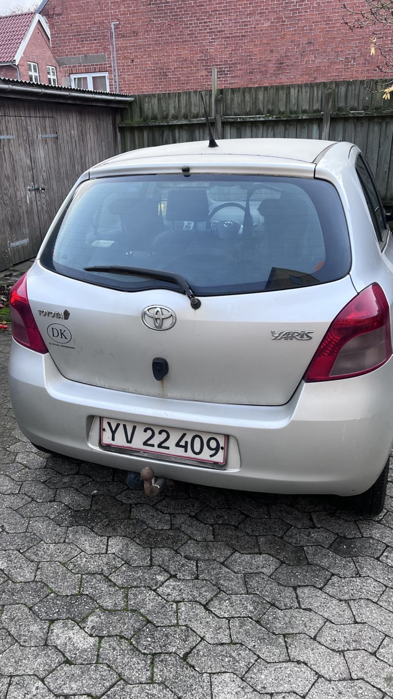TOYOTA, YARIS, 1,4 D - 4D 5 DØRS Skrotbil skrotpræmie