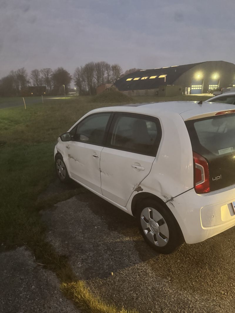 VOLKSWAGEN, UP!, 1.0 MPI BMT 75 HK 5 dørs Skrotbil skrotpræmie