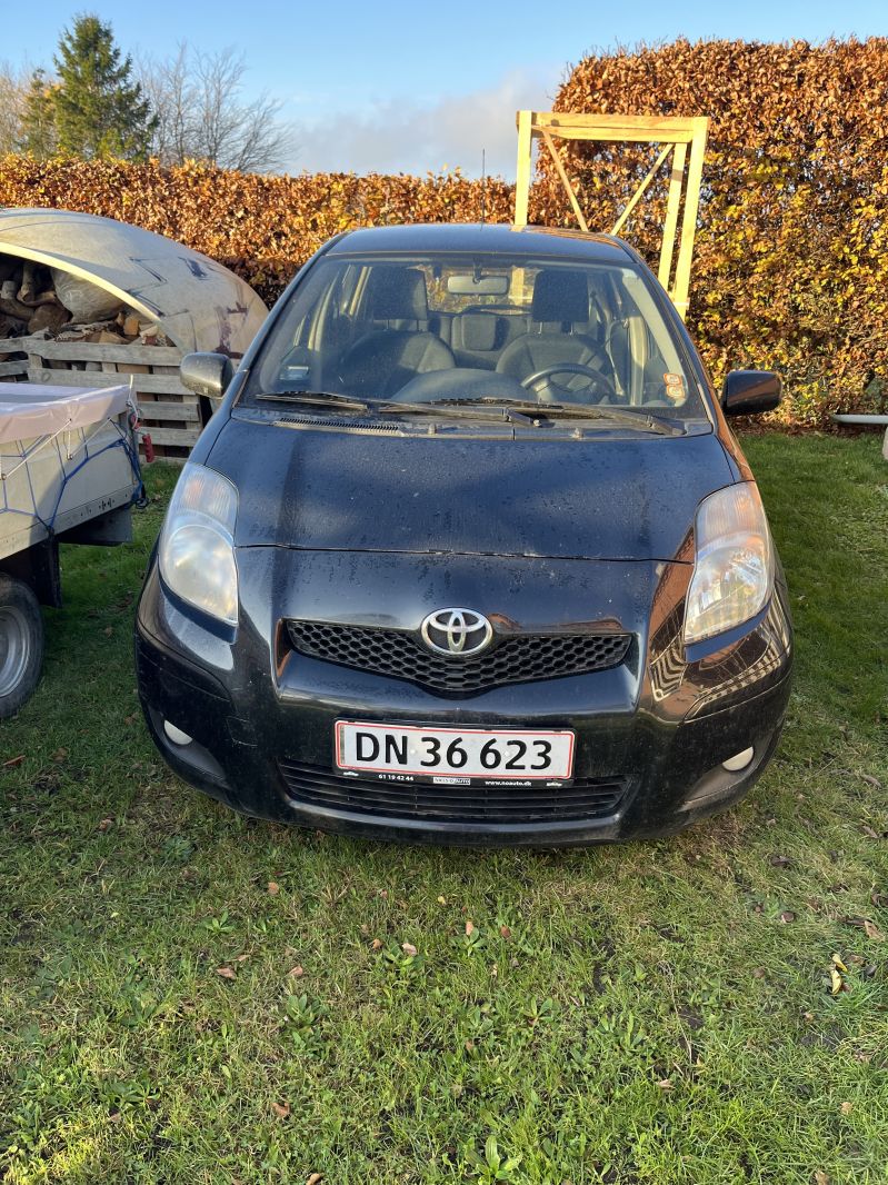TOYOTA, YARIS 5-DØRS, 1,4 D-4D MAN.6. 5D. Skrotbil skrotpræmie