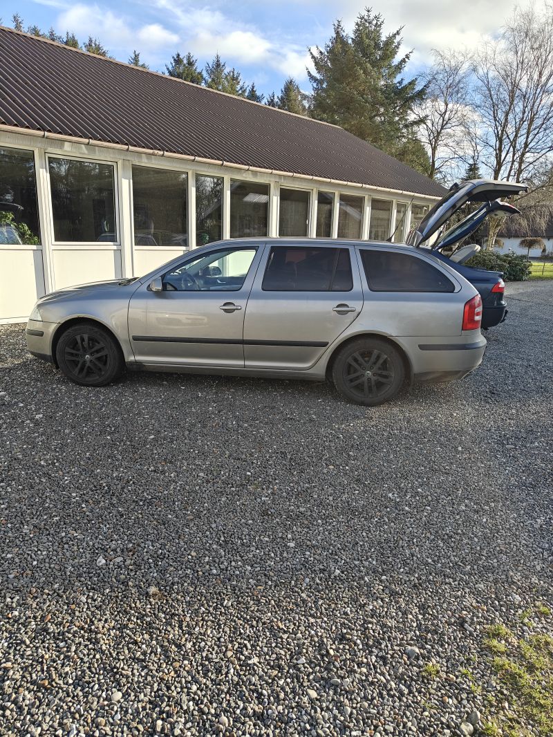SKODA, OCTAVIA COMBI, 2,0 FSI Skrotbil skrotpræmie