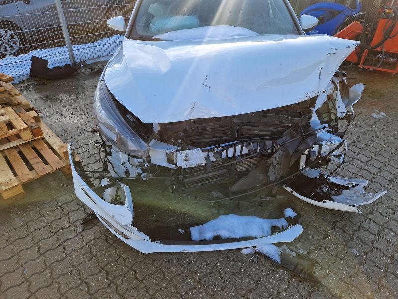 FORD, FOCUS, 1.0 EcoBoost (125 HK) 5-dørs FWD M6 Skrotbil skrotpræmie