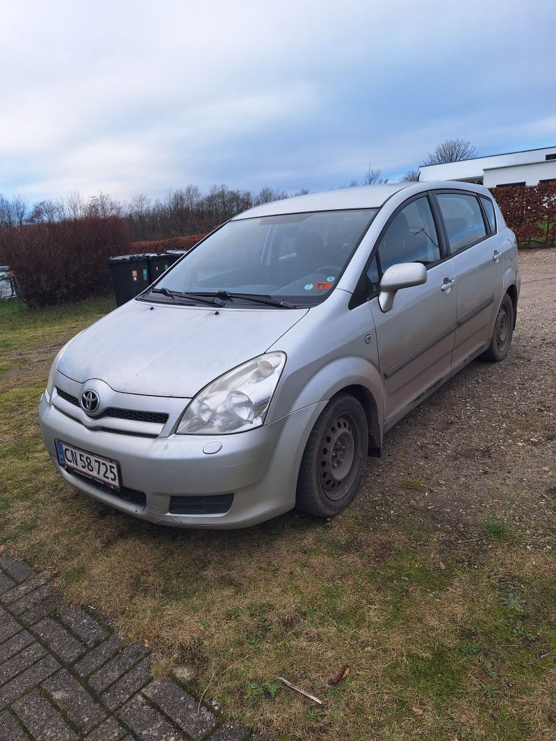 TOYOTA, COROLLA VERSO, 2,2 D-4D Skrotbil skrotpræmie