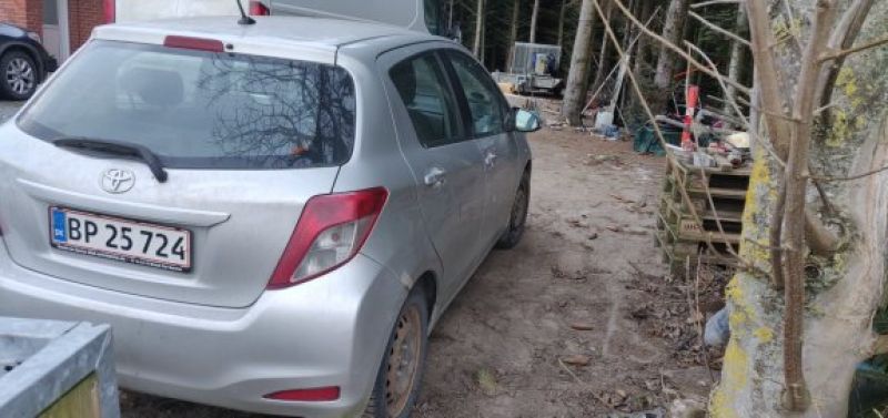 TOYOTA, YARIS 5-DØRS, 1,4 D-4D MAN.6. 5D. Skrotbil skrotpræmie