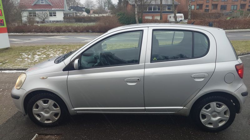 TOYOTA, YARIS, 1,3 TERRA Skrotbil skrotpræmie