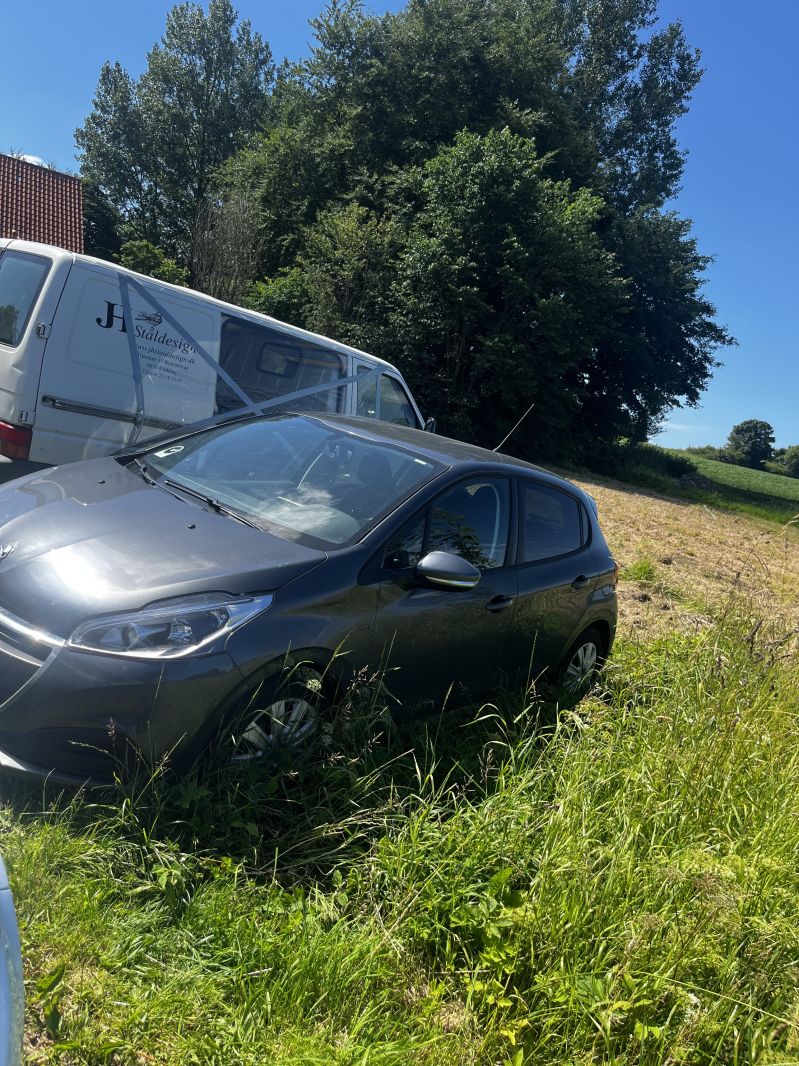 PEUGEOT, 208, 1.6 BlueHDI 100 hk 5D Skrotbil skrotpræmie