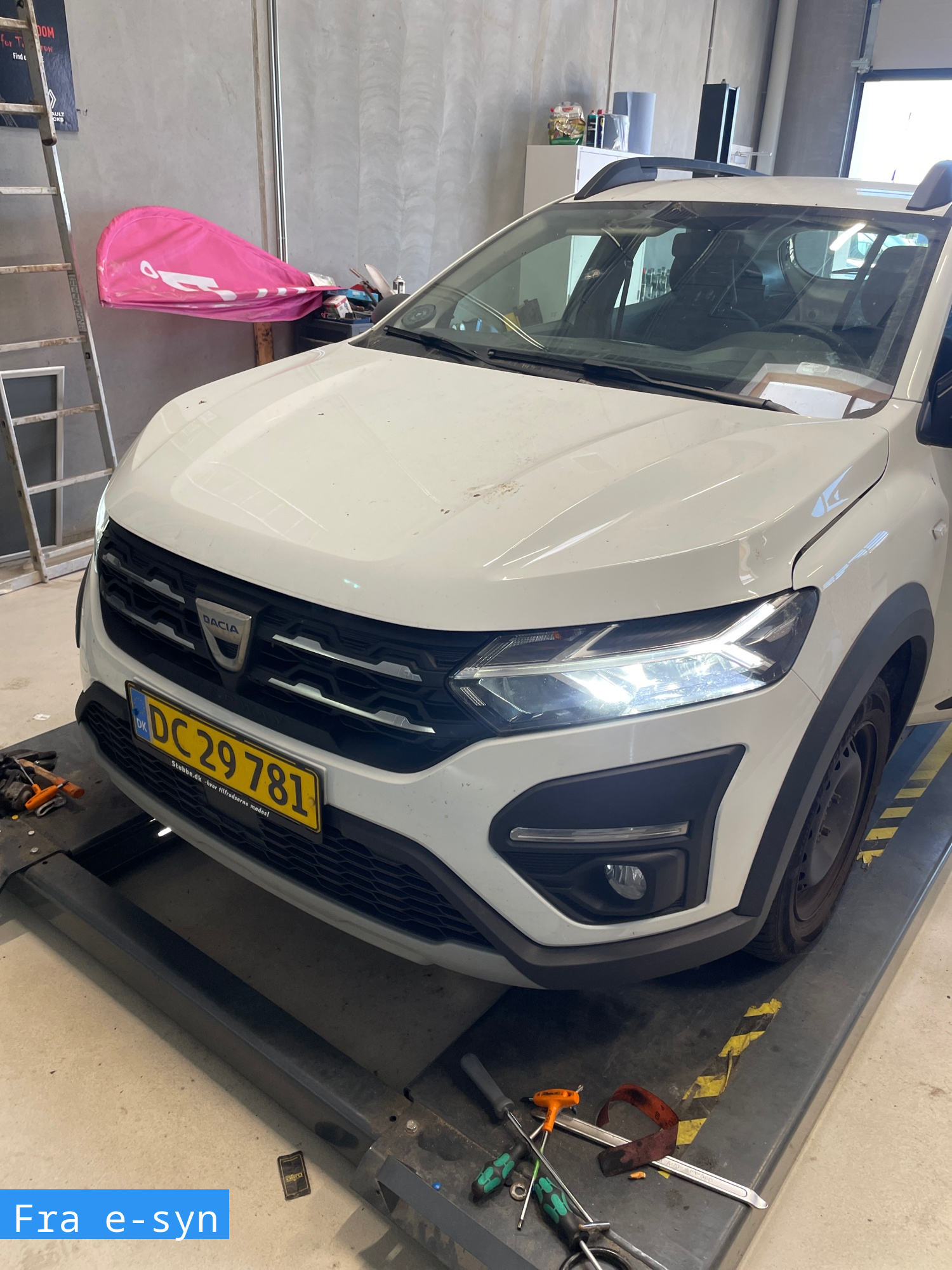 DACIA, SANDERO, TCe 90 Van Skrotbil skrotpræmie