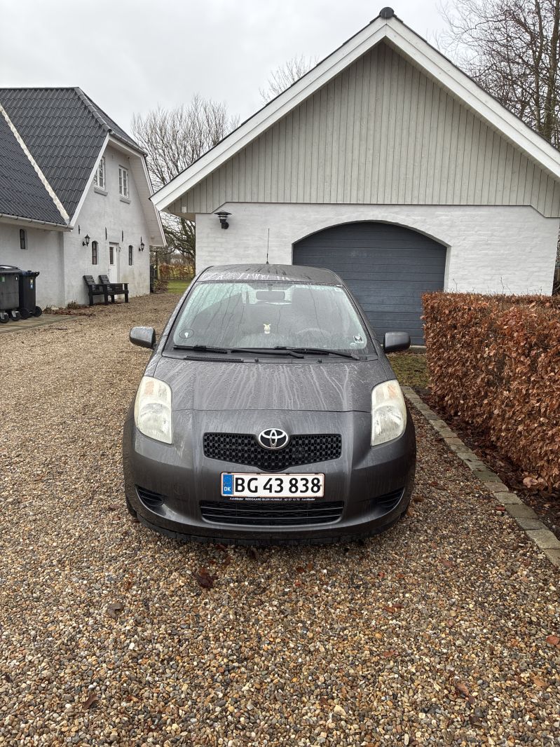 TOYOTA, YARIS, 1,4 D-4D AUT. 5 DØRS Skrotbil skrotpræmie