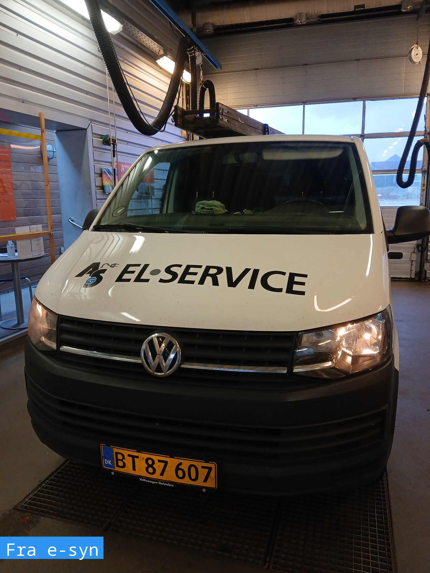 VOLKSWAGEN, TRANSPORTER, 2.0 TDI BMT 150hk KASSEVOGN KORT DSG7 Skrotbil skrotpræmie