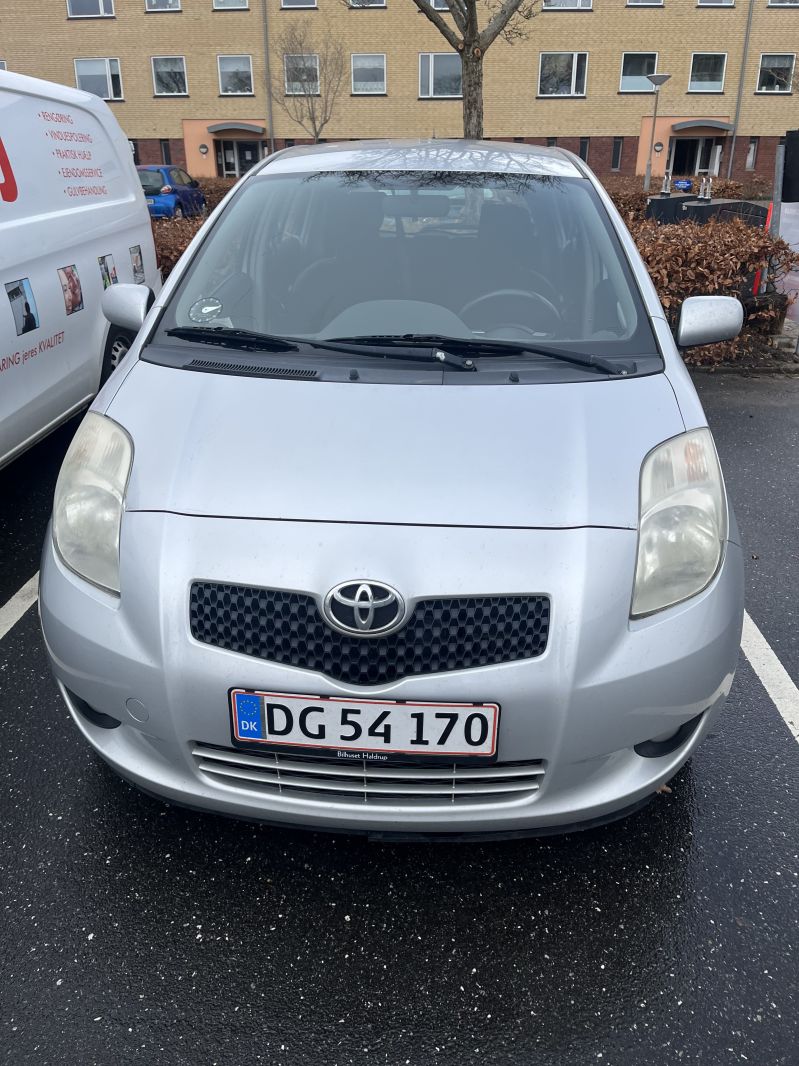 TOYOTA, YARIS, 1,4 D - 4D 5 DØRS Skrotbil skrotpræmie