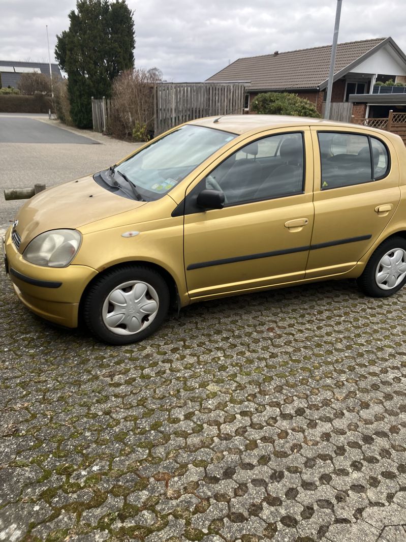 TOYOTA, YARIS, 1,3 Skrotbil skrotpræmie
