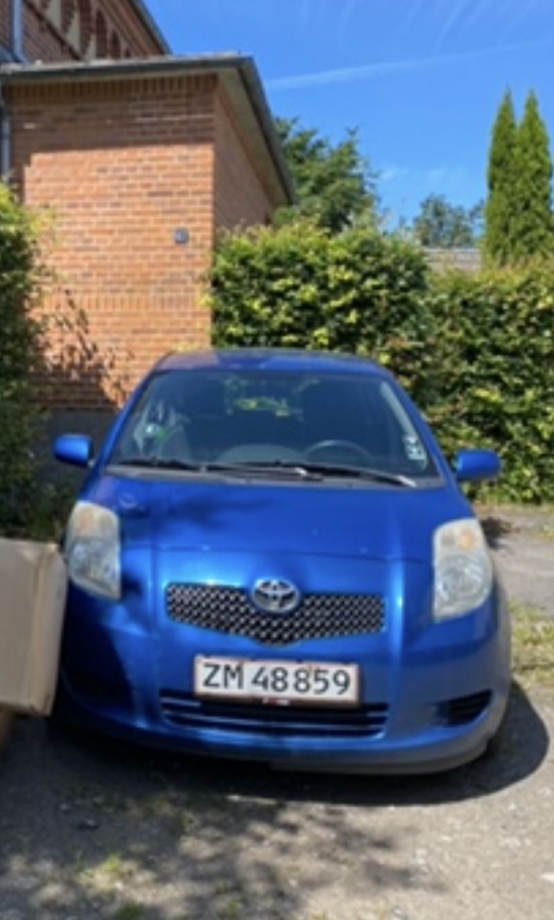 TOYOTA, YARIS, 1,4 D - 4D 5 DØRS Skrotbil skrotpræmie