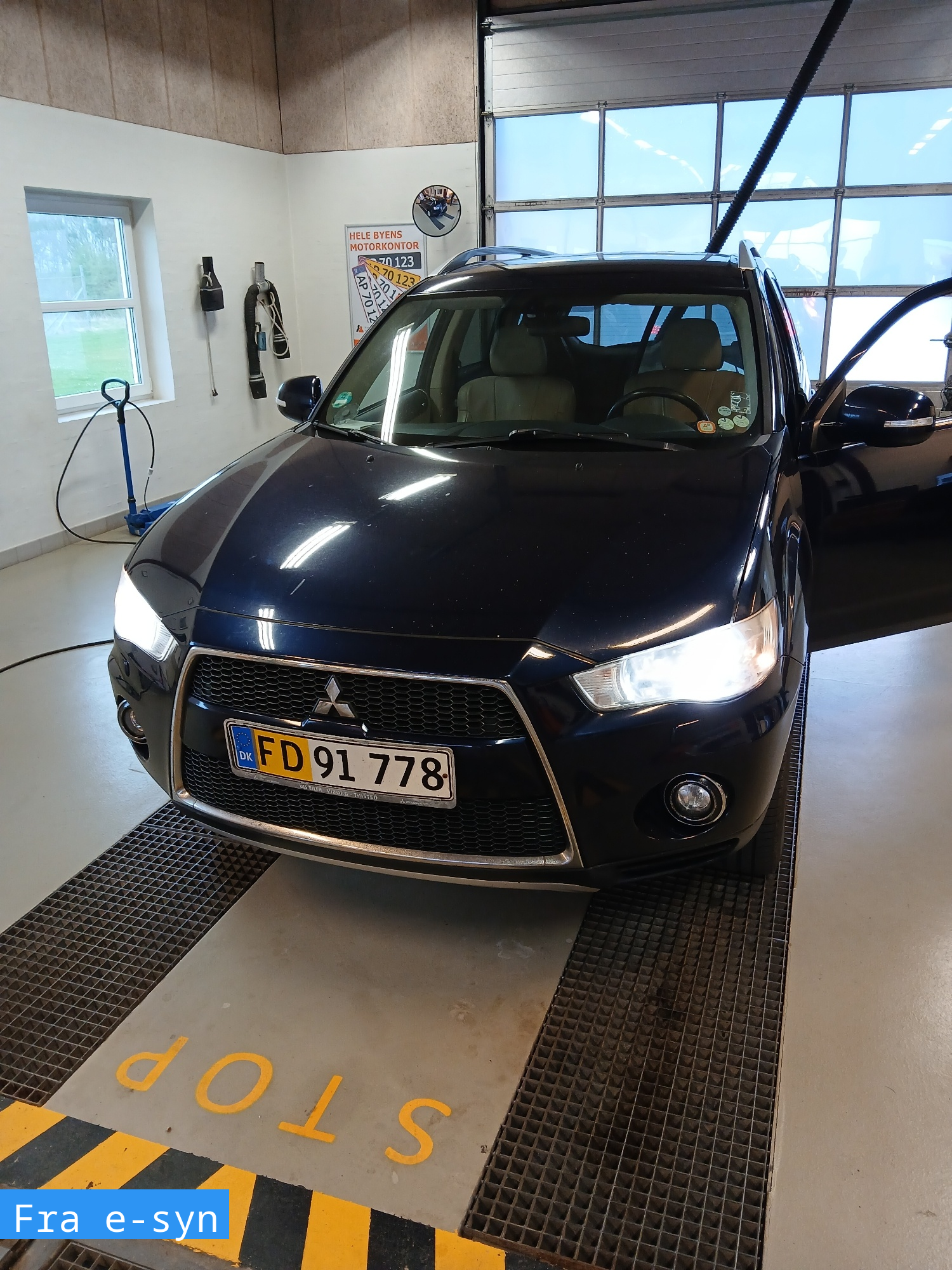 MITSUBISHI, OUTLANDER, 2.2DI-D INS SST VAN Skrotbil skrotpræmie