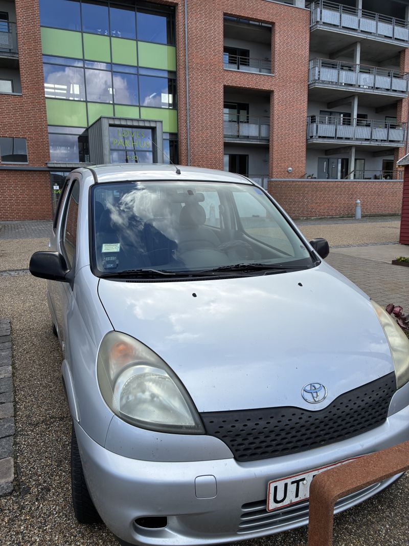 Toyota Yaris verso Skrotbil skrotpræmie