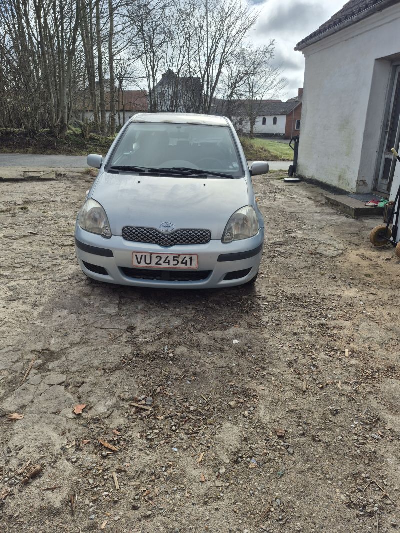 TOYOTA, YARIS, 1,4D-4D TERRA 3 DØRS Skrotbil skrotpræmie