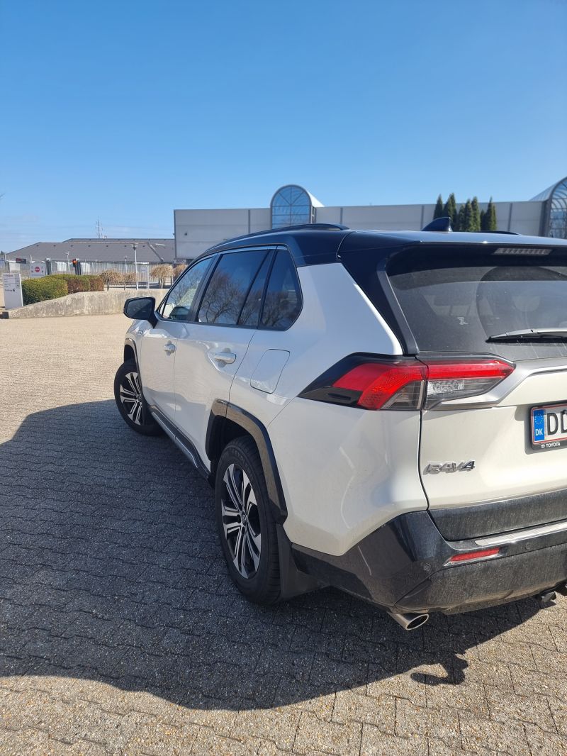 TOYOTA, RAV4 Plug in, 2.5 Plug in Hybrid (306 hk) aut. gear Skrotbil skrotpræmie