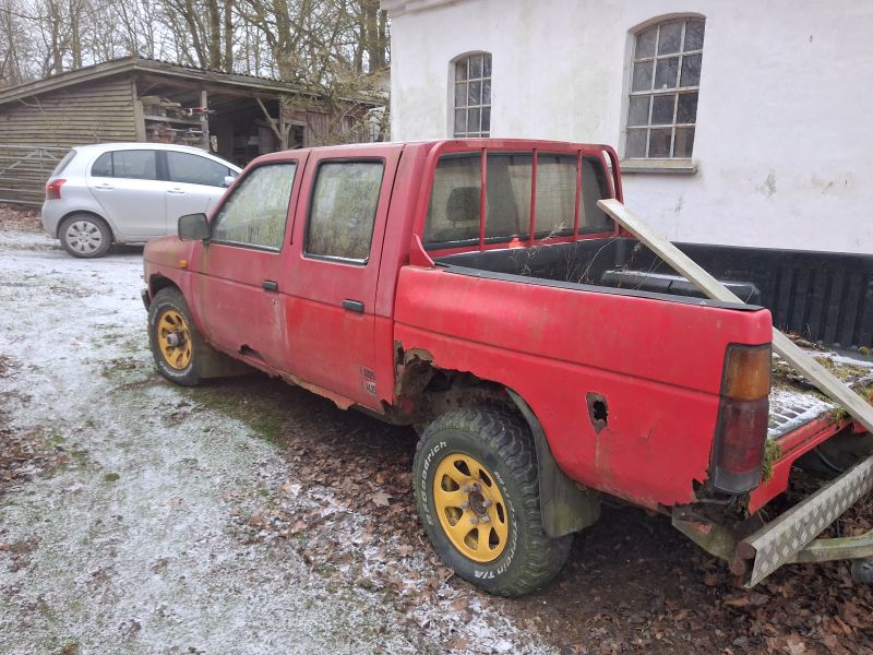 Nissan, doble cap, 2,4 disel  Skrotbil skrotpræmie