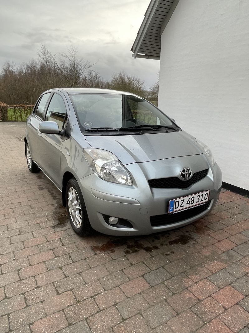 TOYOTA, YARIS 5-DØRS, 1,4 D-4D MAN.6. 5D. Skrotbil skrotpræmie