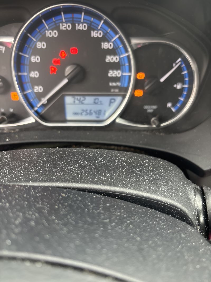 TOYOTA, YARIS VAN, 1.5 Hybrid e-CVT Skrotbil skrotpræmie