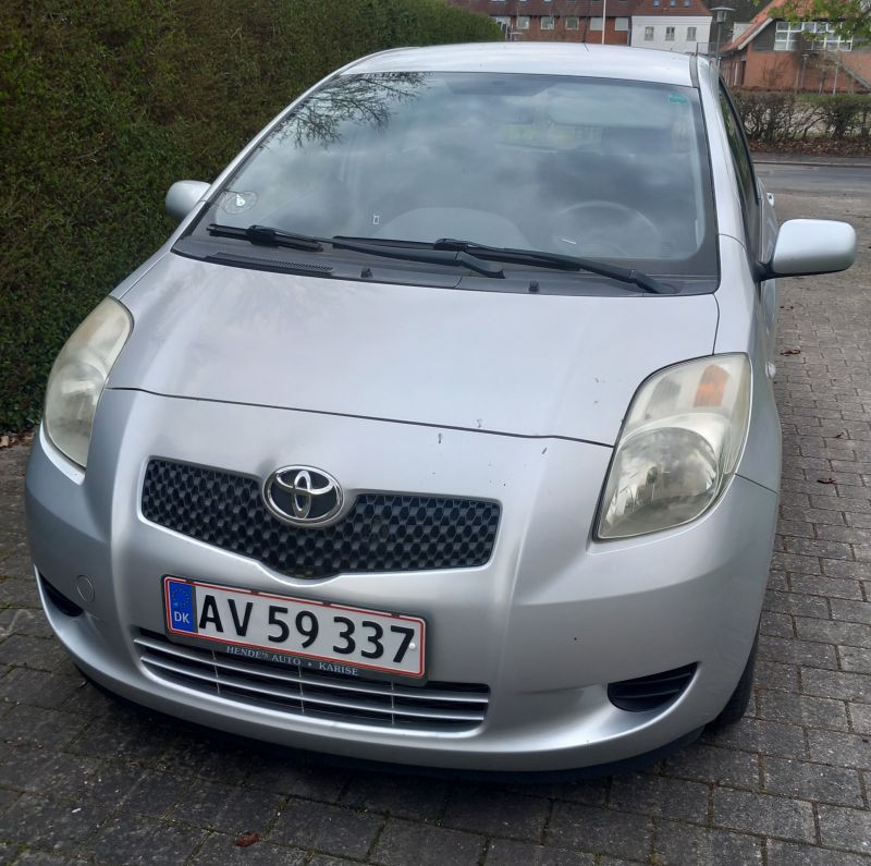 TOYOTA, YARIS, 1,3 5 DØRS Skrotbil skrotpræmie