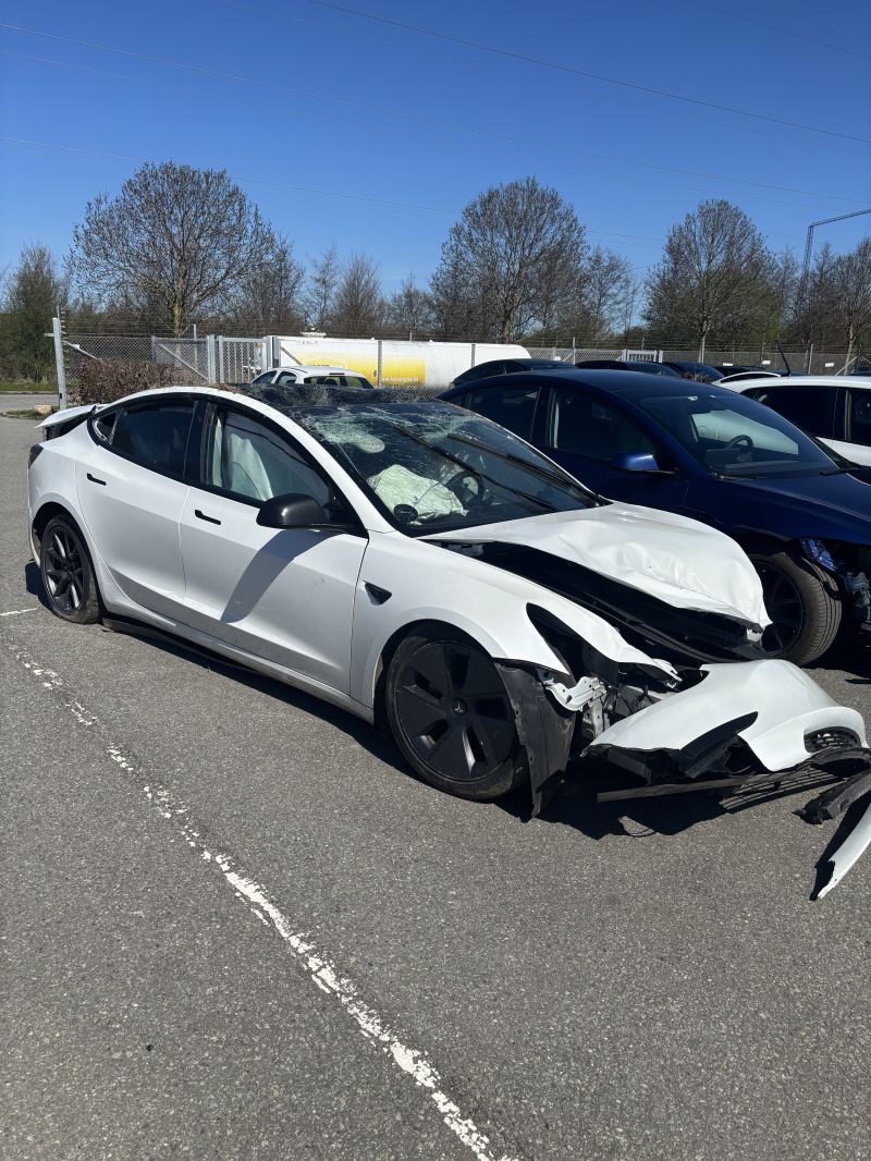 TESLA, Model 3, 003 Skrotbil skrotpræmie