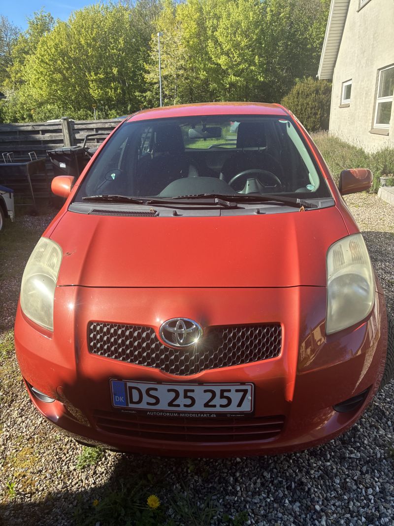 TOYOTA, YARIS, 1,3 5 DØRS Skrotbil skrotpræmie
