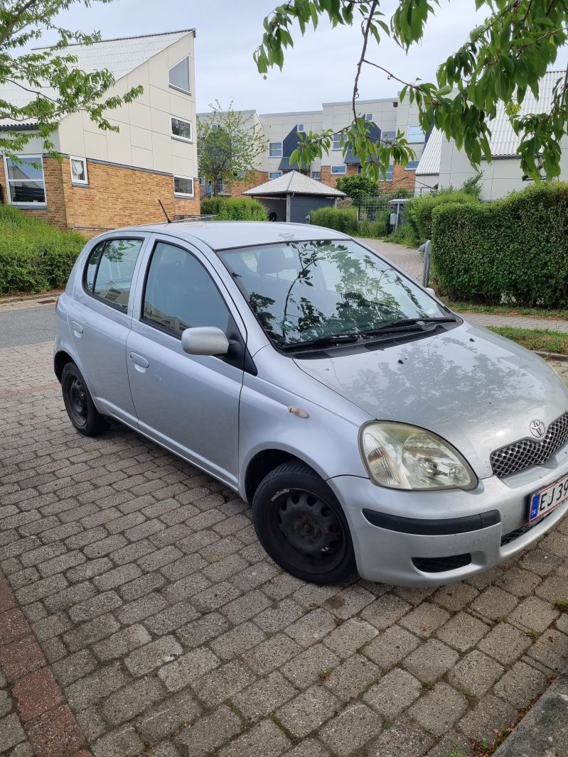 TOYOTA, YARIS, 1,3 TERRA Skrotbil skrotpræmie